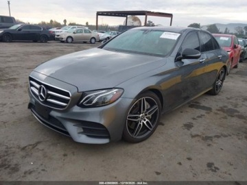 Mercedes Klasa E W213 2019 Mercedes-Benz Klasa E MERCEDES-BENZ E 300 2.0 Benzyna 244KM, zdjęcie 6