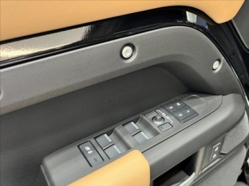 Land Rover Defender IV (L663) Hard Top 90 3.0D R6 250KM 2025 Defender 110 D250 X-Dynamic HSE 3.0 (250KM) 2025, zdjęcie 7