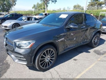 Mercedes GLC C253 2021 Mercedes-Benz GLC 300 4Matic Coupe 2021 2.0l 2.0 Benzyna 255KM, zdjęcie 1