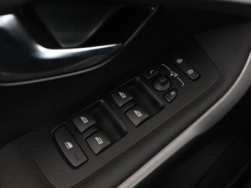 Volvo V40 II 2017 Volvo V40 navi PDC tempomat grzane fotele LED, zdjęcie 30