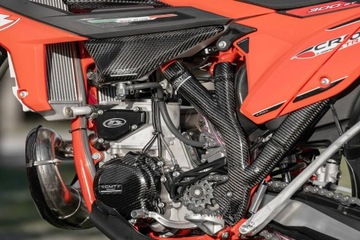 KTM EXC 250 300 12-16 карбоновая крышка диффузора CMT CUBAMOTO