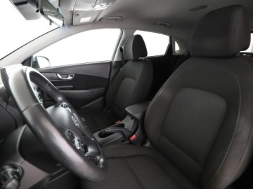 Hyundai Kona I Crossover Facelifting 1.0 T-GDI 120KM 2021 Hyundai Kona klima auto kamera i czujniki, zdjęcie 12