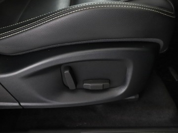 Jaguar E-Pace SUV 2.0 i4D 180KM 2017 Jaguar E-Pace 4x4 automat skóra full LED navi, zdjęcie 37