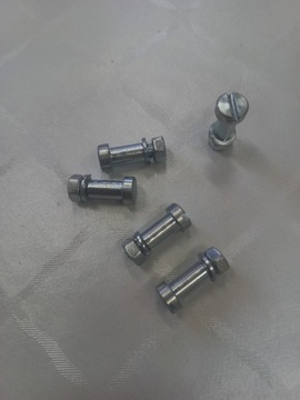 ŚRUBA ŚRUBKA SRUBKA MANETKI ROMET KOMAR MOTORYNKA OGAR KADET POLO KLAMKI
