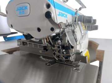 Обычный промышленный оверлок JACK E4S-3