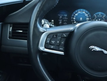 Jaguar XF II Sportbrake 2.0 i4D 180KM 2017 Jaguar XF 20d AWD, Serwis ASO, 177 KM, 4X4, zdjęcie 19