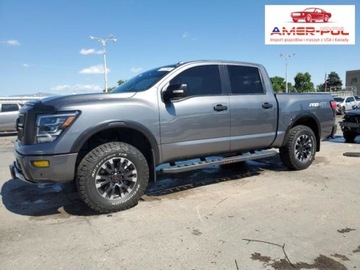 Nissan Titan 2021 Nissan Titan 2021, 5.6L, 4x4, SV, po gradobiciu
