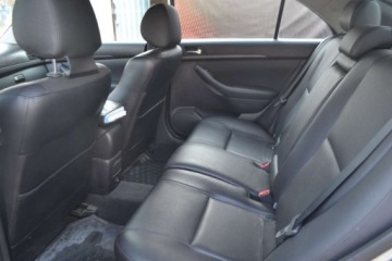 Toyota Avensis II Sedan 2.0 VVT-i 147KM 2003 Toyota Avensis BEMOWO 2.0 BENZYNA, 2003 rok produkcji KOMIS TYSIAK, zdjęcie 4