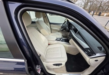 BMW X5 F15 SUV xDrive40e 313KM 2016 BMW X5 F15 X-DRIVE 4.0E LOUNGE PLUS 313ps HYBRID 2.0 Hybryda Plug-in, zdjęcie 20