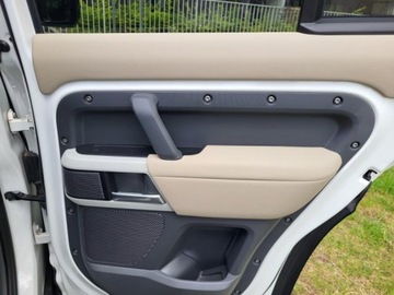Land Rover Defender IV (L663) 90 3.0 i6P 400KM 2023 LANDROVER DEFENDER SE 110 P300AWD, 2.0l benzyna 300KM Przebieg 32,064km, zdjęcie 33
