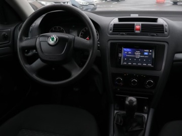 Skoda Octavia II Hatchback 1.6 MPI 102KM 2011 Skoda Octavia 1.6, Salon Polska, GAZ, Klima, zdjęcie 6