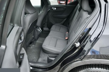 Volvo XC40 Crossover Facelifting 2.0 B3 163KM 2022 Volvo XC 40 MOMENTUM 2.0 benzyna 163KM 2022r, zdjęcie 15