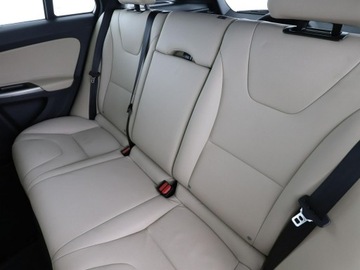 Volvo V60 I Kombi Facelifting 2.0 D2 DRIVE-E 120KM 2018 Volvo V60 FV23 2.0D Linje Svart Klimatyzacja, zdjęcie 16