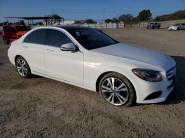 Mercedes Klasa C W205 2018 Mercedes-Benz Klasa C 2018 MERCEDES-BENZ C 300 2.0 Benzyna 241KM, zdjęcie 3