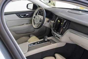 Volvo V60 II  Kombi Facelifting 2.0 B4 B 197KM 2025 Volvo V60 Plus Dark B4 Mild hybrid Benzyna 197 KM, zdjęcie 23