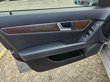 Mercedes Klasa C W204 Kombi T204 2.2 200 CDI BlueEFFICIENCY 136KM 2013 Mercedes C 200 2.2 CDI Diesel 136KM automat, zdjęcie 13