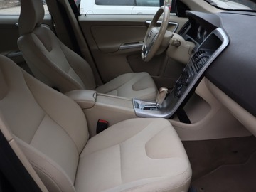 Volvo XC60 I SUV 2.4 D5 215KM 2011 Volvo XC60 D5, Salon Polska, 211 KM, 4X4, zdjęcie 8