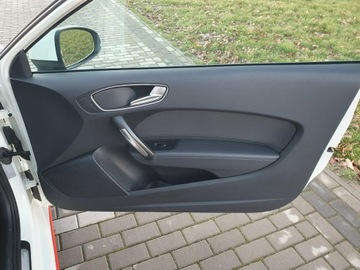 Audi A1 I 2010 Audi A1 3-drzwiowe 1.6tdi 110KM Edition One, zdjęcie 21