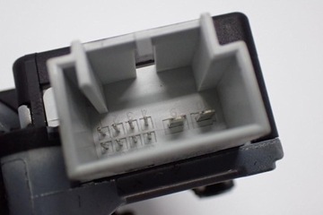 MOTOREK STŘEŠNÍHO OKNA 8U0959591A AUDI RSQ3 RS Q3 8U 16R