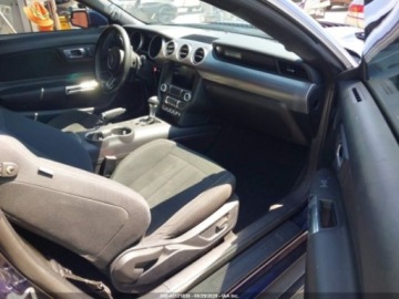 Ford Mustang VI 2019 Ford Mustang ECOBOOST 2019 2.3 Benzyna 310KM, zdjęcie 6