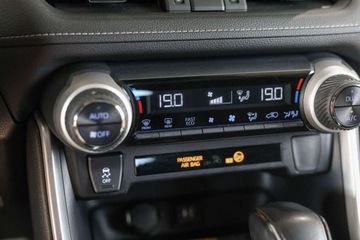 Toyota RAV4 V SUV 2.5 Hybrid Dynamic Force 222KM 2019 Toyota RAV4 2.5 Hybrid Comfort 4x4 Style HAK 2.5 Hybryda 222KM, zdjęcie 13