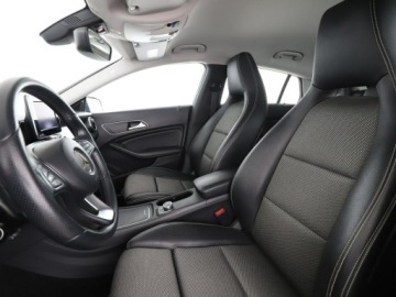 Mercedes CLA C117 2018 Mercedes CLA 180 automat full LED półskóra navi, zdjęcie 12