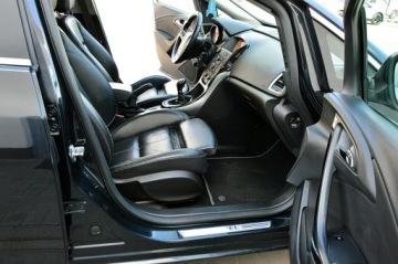 Opel Astra J Sedan 1.4 Turbo ECOTEC 140KM 2014 Opel Astra Sedan 1,4 Turbo 140Km Xenon Ledy Navi, zdjęcie 27