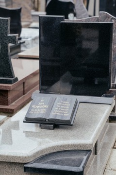 Biała Гранитная белая табличка с гравировкой 45x35x5 см + клин