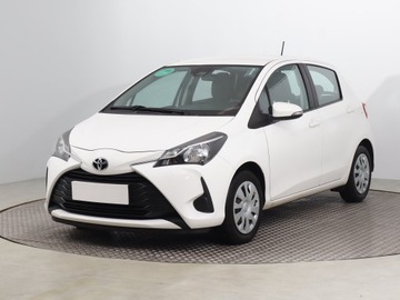Toyota Yaris III Hatchback 5d Facelifting 2017 1.5 Dual VVT-iE 111KM 2018 Toyota Yaris 1.5 Dual VVT-i, Salon Polska, GAZ, zdjęcie 1