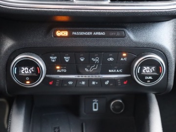 Ford Focus III Hatchback 5d facelifting 1.0 EcoBoost 125KM 2018 Ford Focus 1.0 EcoBoost, Salon Polska, Navi, zdjęcie 20