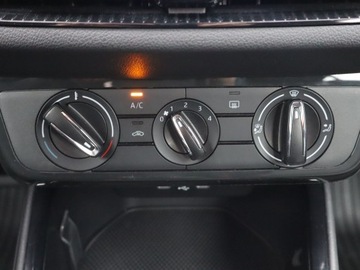 Skoda Fabia IV 1.0 TSI 110KM 2022 Skoda Fabia 1.0 TSI, Salon Polska, 1. Właściciel, zdjęcie 12