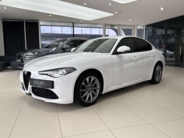 Alfa Romeo Giulia II Sedan Facelifting 2.0 Turbo 200KM 2022 Alfa Romeo Giulia Sprint Kamera cofania Android Auto Nawigacja Salon P