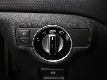 Mercedes Klasa A W176 Hatchback 5d 1.6 180 BlueEFFICIENCY 122KM 2014 Mercedes A 180 Bi-Xenon grzane fotele navi, zdjęcie 28