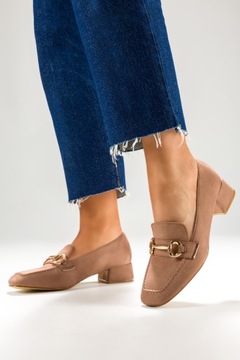 BEŻOWE MOKASYNY PÓŁBUTY NA OBCASIE KLOCKU OZDOBNA SPRZĄCZKA LEKKIE r 39