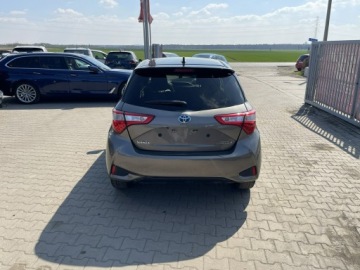 Toyota Yaris III Hatchback 5d Facelifting 2017 1.5 Hybrid 100KM 2020 Toyota Yaris Automat Hybryda Klimatronik Kamera, zdjęcie 2