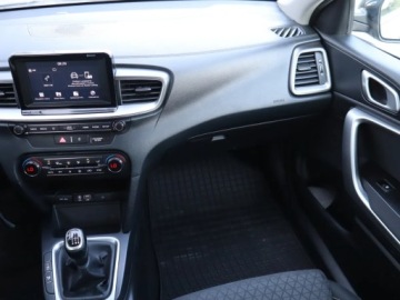 Kia Ceed III Hatchback 1.4 T-GDi 140KM 2018 Kia Ceed 1.4 T-GDI, Salon Polska, Serwis ASO, zdjęcie 7