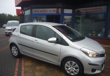 Toyota Yaris III Hatchback 5d 1.0 VVT-i 69KM 2013 Toyota Yaris Toyota Yaris III Salon PL - I wlasciciel Benzyna 69KM, zdjęcie 4