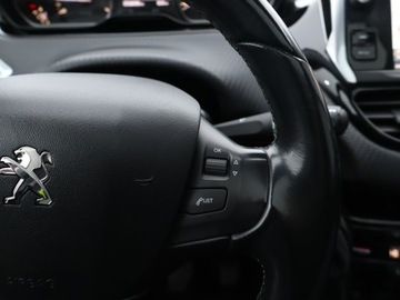 Peugeot 208 I Hatchback 5d Facelifting 1.2 PureTech 82KM 2017 Peugeot 208 1.2 PureTech, Salon Polska, zdjęcie 16