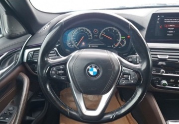 BMW Seria 5 G30-G31 Touring 530d 265KM 2017 BMW Seria 5 530d Luxury Line aut 3.0 Diesel 265KM, zdjęcie 8