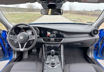 Alfa Romeo Giulia II Sedan 2.0 Turbo 200KM 2019 Alfa Romeo Giulia GIULIA 2.0 BENZ 200 KM IDEAL..., zdjęcie 5