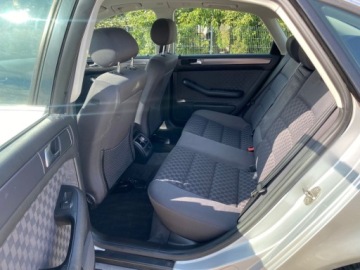 Audi A6 C5 Sedan 2.0 130KM 2003 Audi a6 AUTOMAT KLIMATYZACJA PARKTRONIC PODGRZEWANE FOTELE SERWISOWANA 2.0, zdjęcie 5