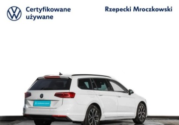 Volkswagen Passat B8 Variant Facelifting 2.0 TDI SCR 150KM 2023 Volkswagen Passat 2.0 TDI 150KM DSG Business Fotele Podgrzewane LED MATRIX, zdjęcie 4