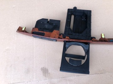 DEKORACE LIŠTA CENTRÁLNÍ DŘEVO DRŽÁK NA HRNEK NÁPOJ TOYOTA AVENSIS 03-06