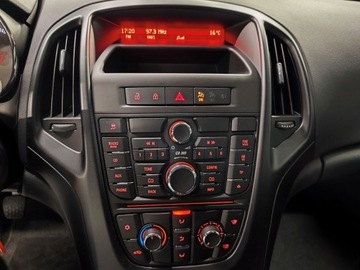 Opel Astra J Hatchback 5d 1.4 Twinport ECOTEC 100KM 2011 Opel Astra 1.4 Benzyna 2011 Essentia ecoFLEX, zdjęcie 9