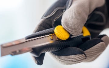 Нож металлический STANLEY, сломанное лезвие 18мм 1-10-418