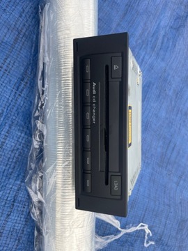 RADIO ZMIENIARKA CZYTNIK CD AUDI A4 B6 8E0035111C