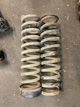 Mercedes W124 Sprężyny zawieszenia przód komplet