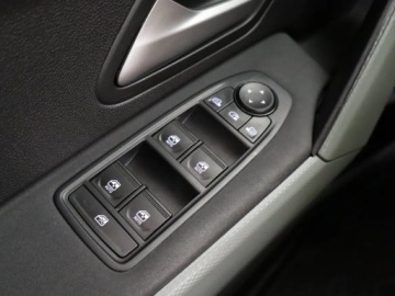 Dacia Duster III 1.6 Hybrid 140KM 2024 Dacia Duster 1.6 Hybrid, Salon Polska, Serwis ASO, zdjęcie 16