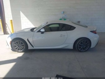 Subaru BRZ I 2022 Subaru BRZ Premium 2022 2.4l 2.4 Benzyna 228KM, zdjęcie 2