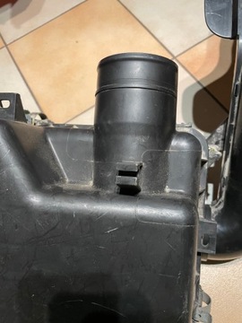 POUZDRO FILTRU VZDUCHU MITSUBISHI TRITON L200